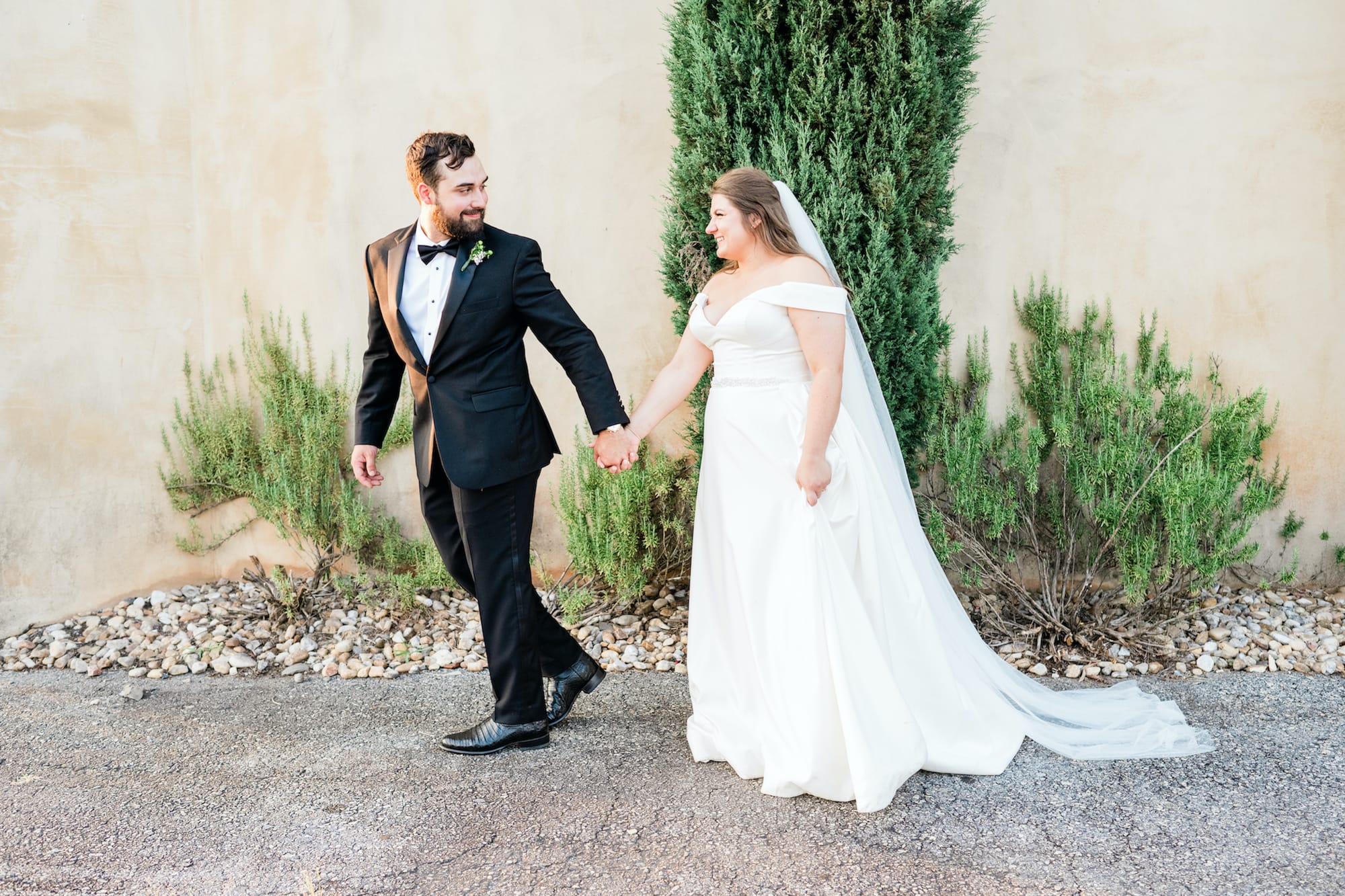 Montaluce winery and reaurant, montaluce winery wedding, elli row photography, bright and airy wedding photographer